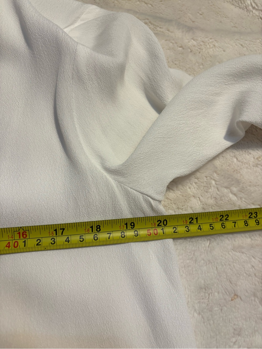 NWT H&M Blouse Size 6 Ivory Cowl Neck Long Sleeve Flowy Classy 2-Button Close - Picture 13 of 15